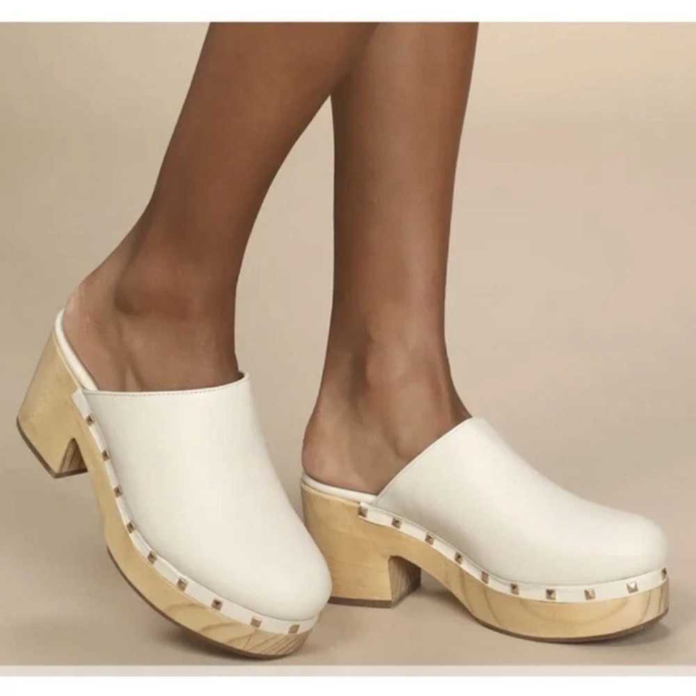 Steve Madden Brooklyn 1 bone leather studded, wood-look platform clogs, Size 10